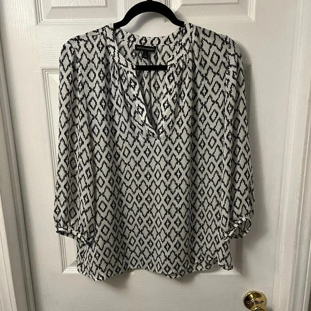 Women’s Banana Republic Long Sleeve Top Size Small